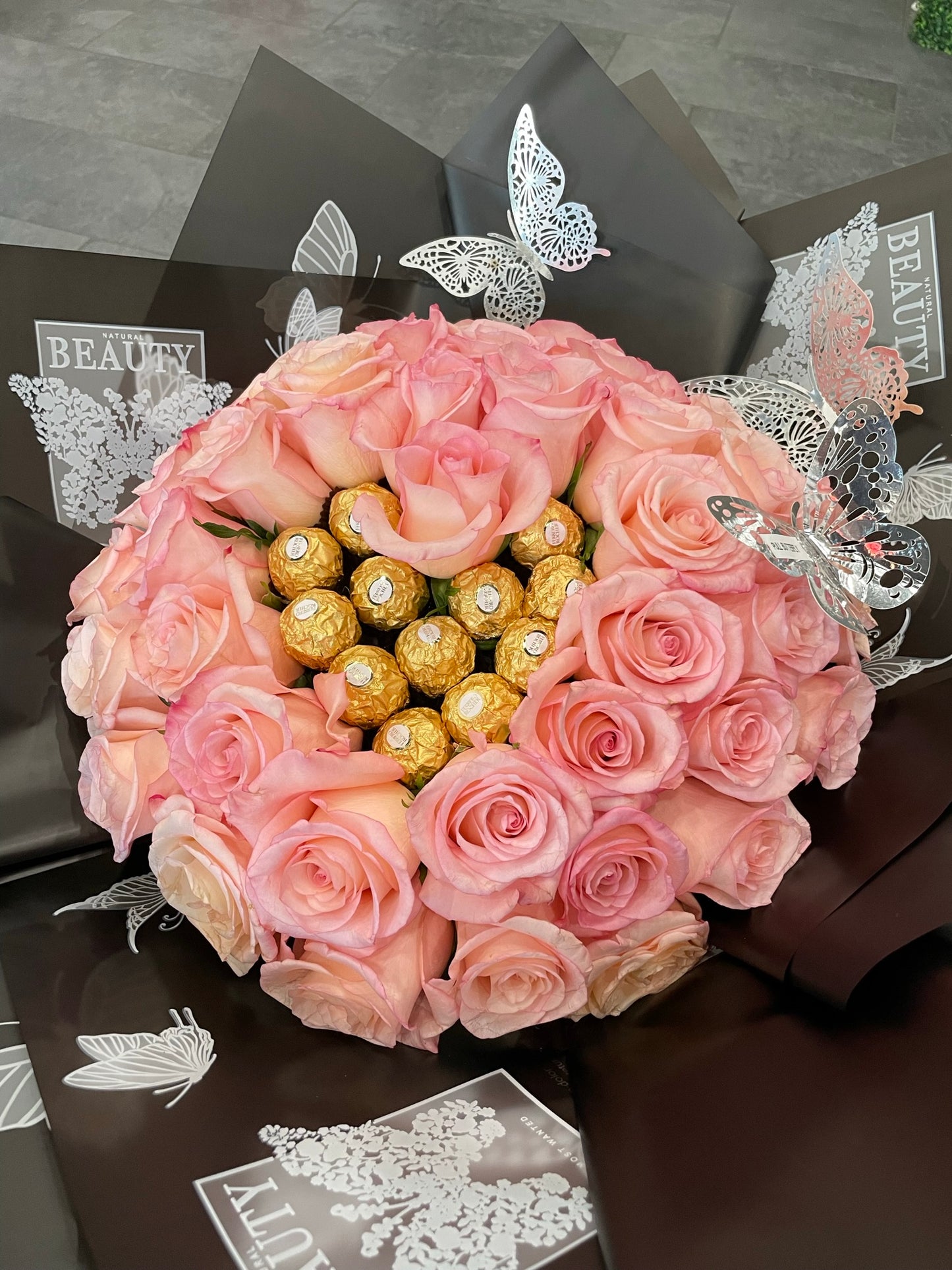 Chocolate Lovers Heart With Fresh Roses – Flowers By Crystal